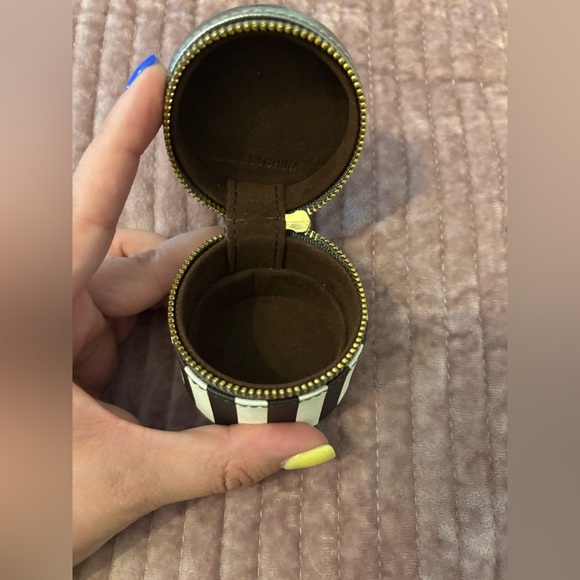 Henri Bendel RARE Striped Ring Box - Picture 7 of 9